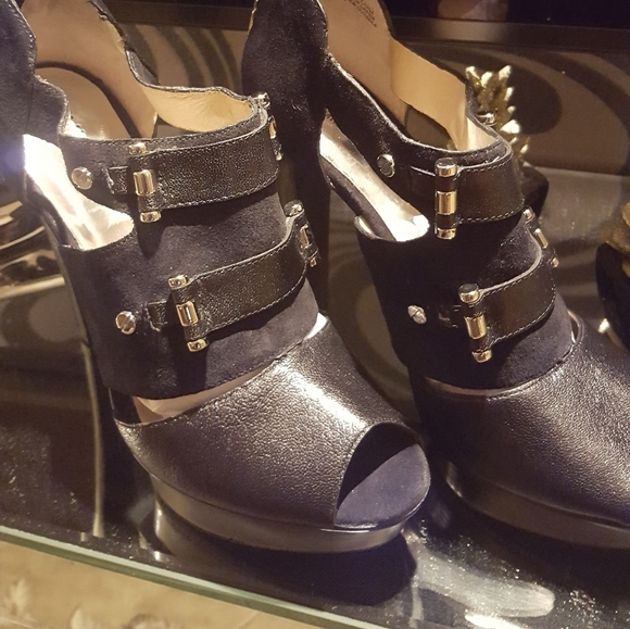 Michael Kors shoes - Picture 4 of 9